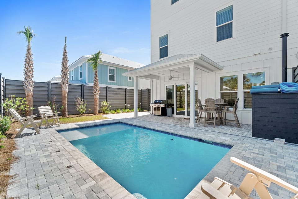 Beach House - Elevated Escape by PHG Hotel in Lower Grand Lagoon
