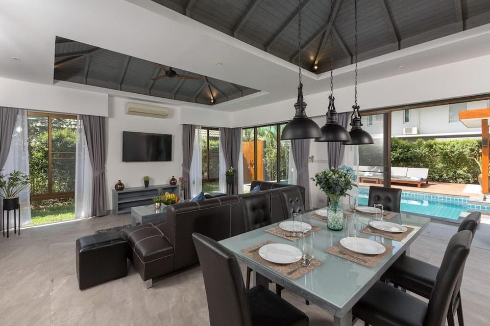 Karon Beach Pool Villa 2 Hotel in Phuket