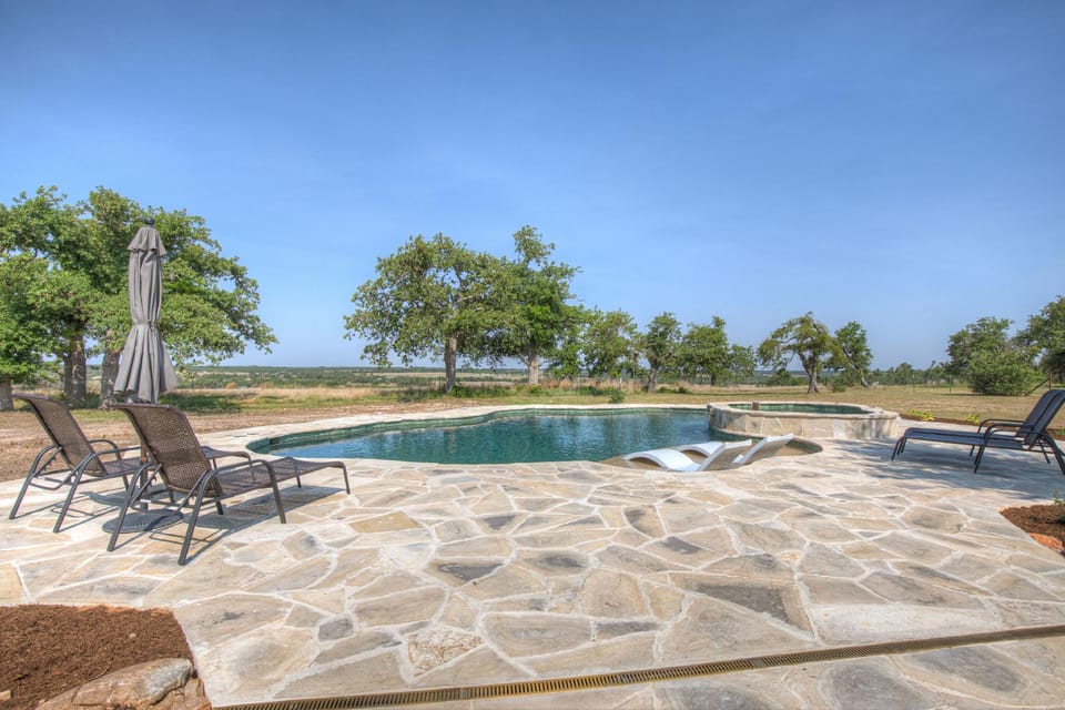 Luxury Ranch W/pool-hot Tub-near Fred! Hotel in Rio Grande