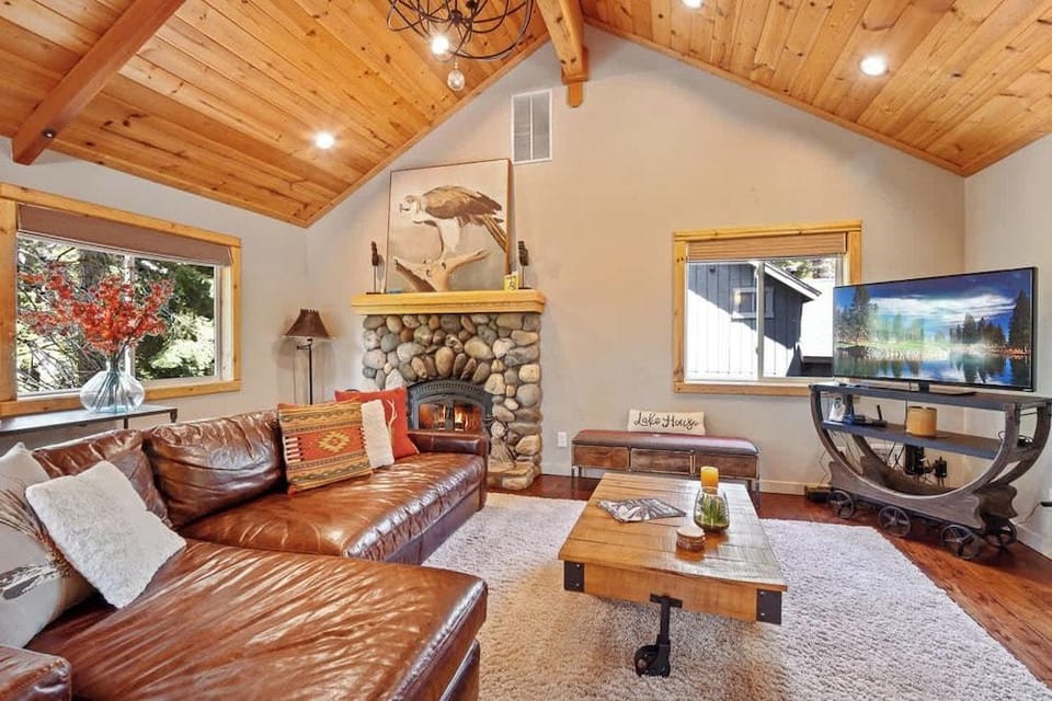 Luxury Tahoe Chalet Minutes to Dining Hotel in Tahoe Vista
