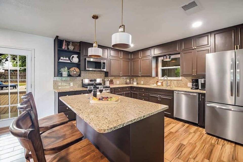 Blissful Haven With Hot Tub & Fire Pit Hotel in Fredericksburg