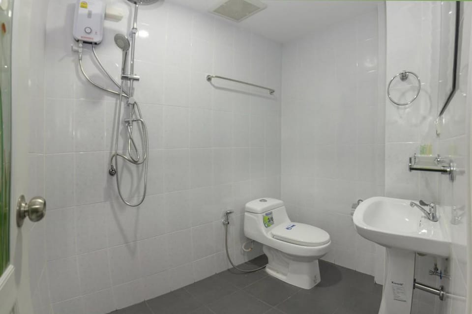 Kontiki Guesthouse Hotel in Pattaya City