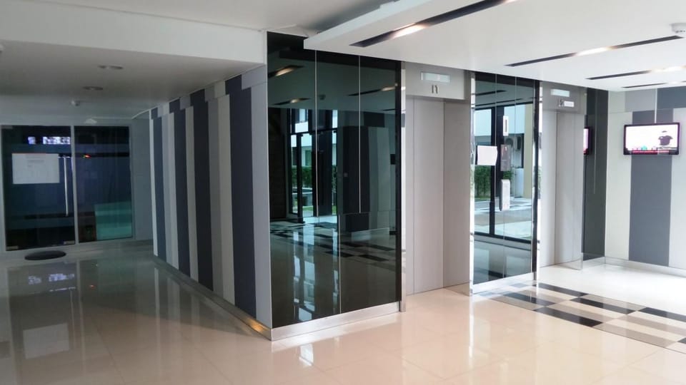 PLUM Condo Phaholyothin 89 Hotel in Laos