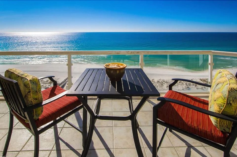 Emerald Isle Hotel in Pensacola Beach