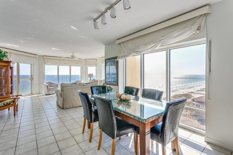 Emerald Isle Hotel in Pensacola Beach