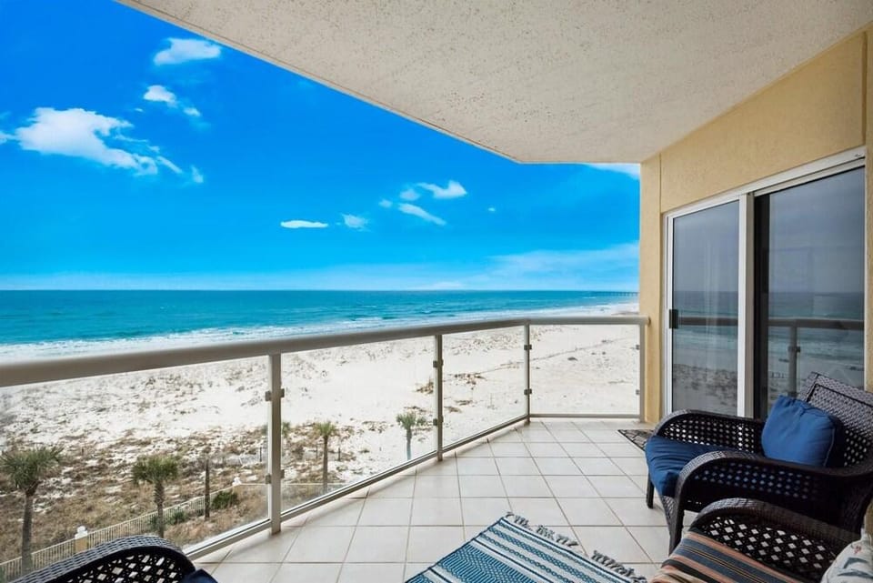 Emerald Isle Hotel in Pensacola Beach