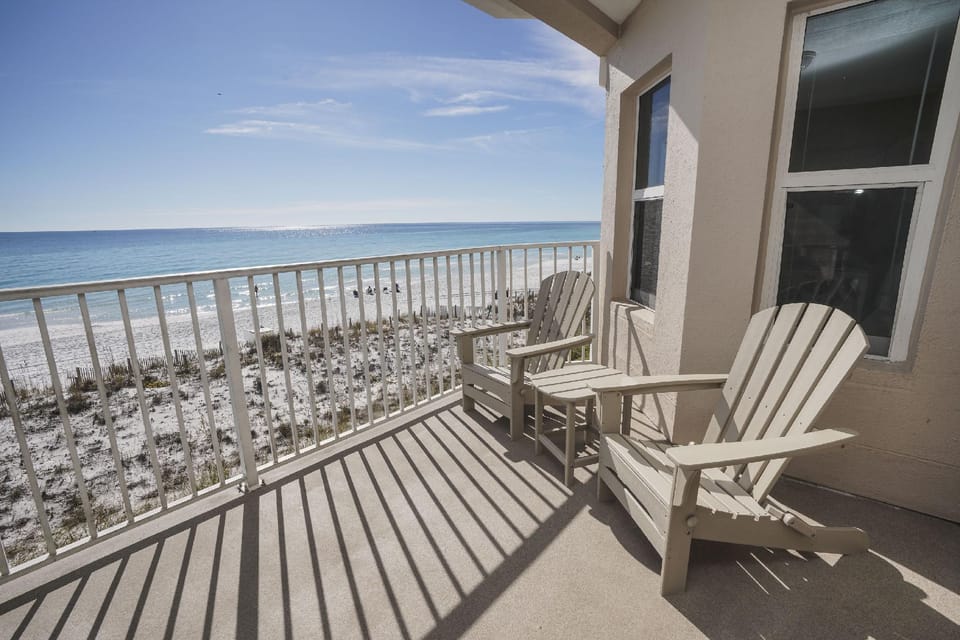 Crystal Dunes Beach Resort by Panhandle Getaways Hotel in Destin