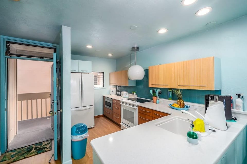 Kona Bali Kai 317 - Oceanfront 2 Bedroom Condo by RedAwning Hotel in Holualoa