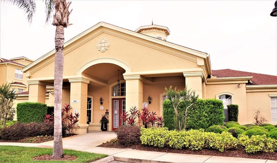 Magical Florida Getaway. Hotel in Loughman