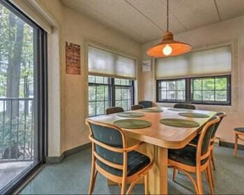 Cozy Pocono Mountain Escape Hotel in Big Boulder Lake