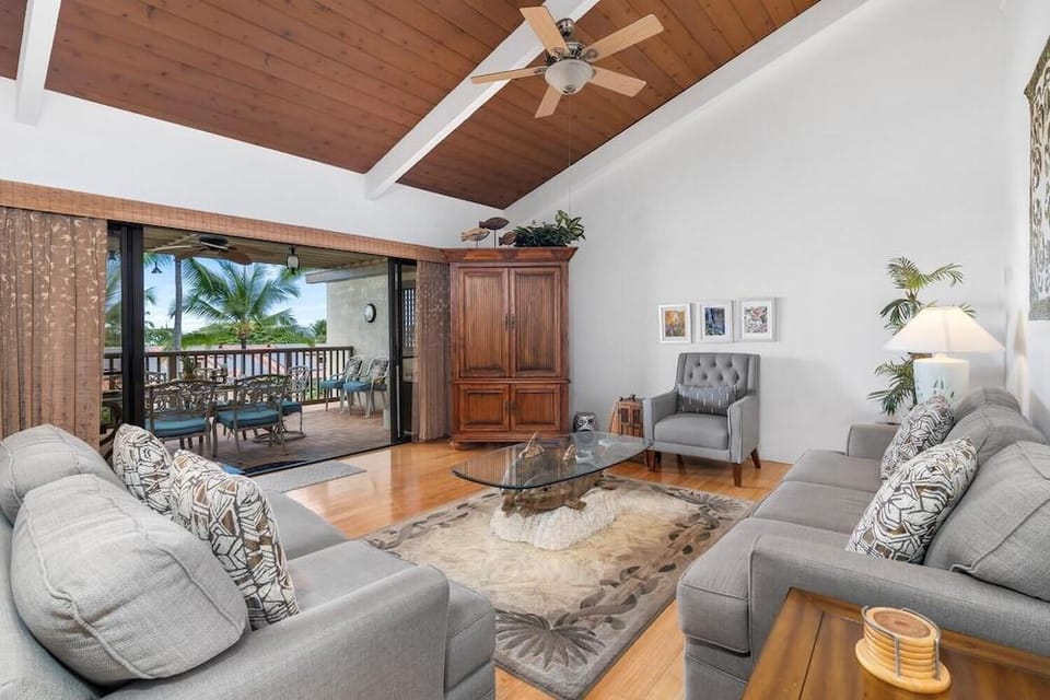 Kona Coast Resort at Keauhou Gardens 8204 Hotel in South Kona