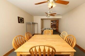 Briarstone Lodge Condo 13A - Two Bedroom Condo Hotel in Pigeon Forge