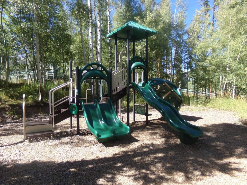Three House 2 Bed 2 Bath THWC Hotel in Wildernest