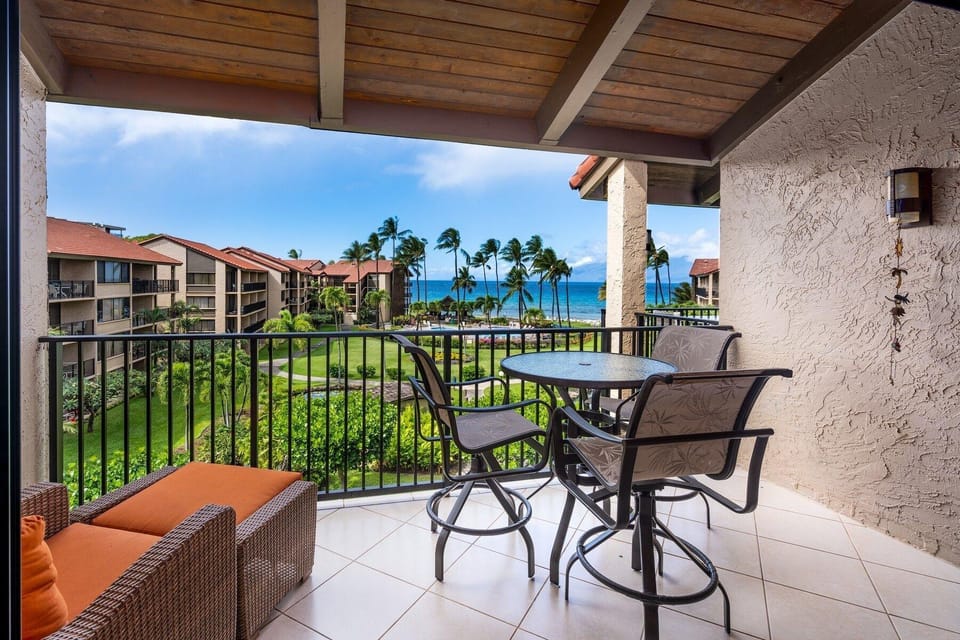 Papakea H404 3 Bedroom Condo by RedAwning Hotel in Kaanapali
