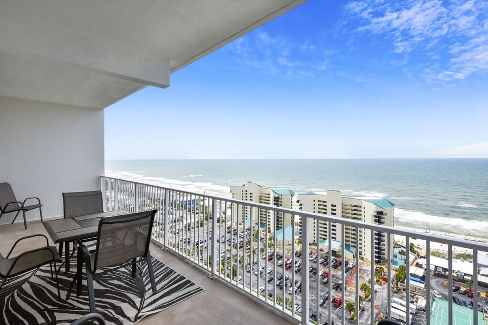 Laketown Wharf by Book That Condo Hotel in Long Beach