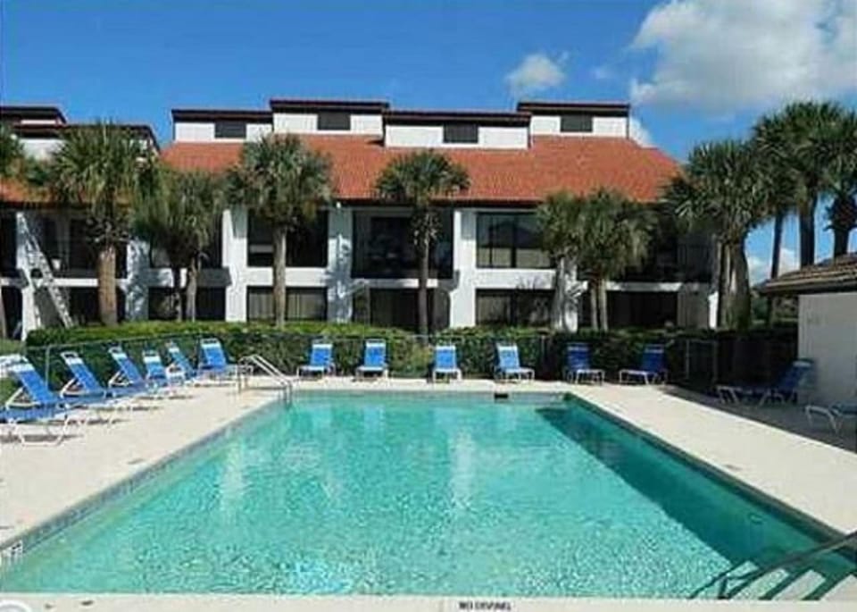 Edgewater by Book That Condo Hotel in Panama City Beach