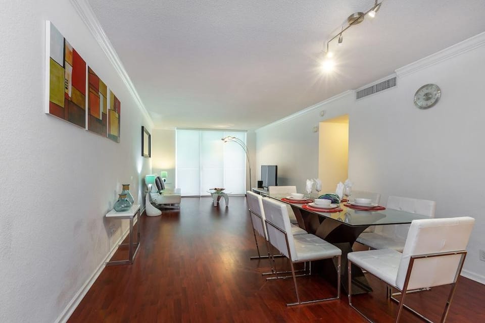 The Tides Ocean Luxury Suites Hotel in Hollywood Beach