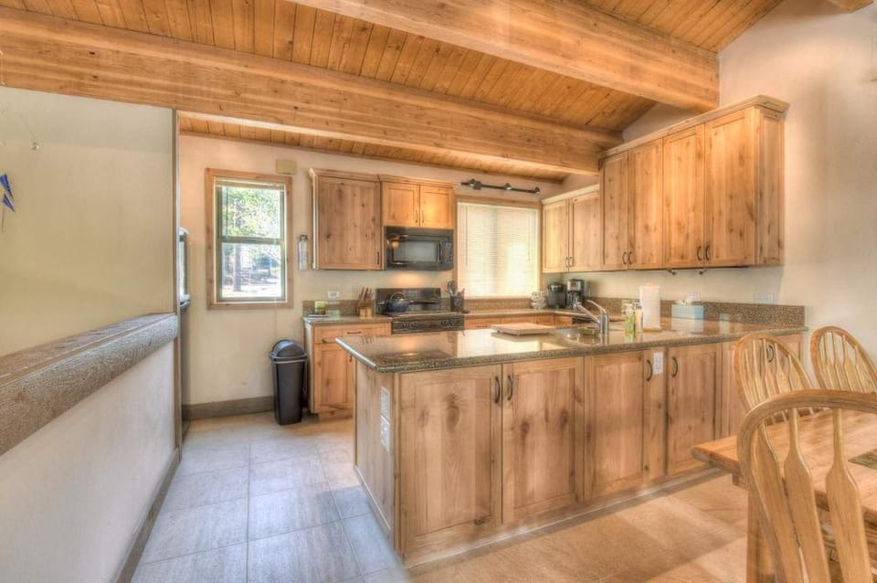 Silver Tree Sanctuary in Aspen Grove! Hotel in Northstar Drive