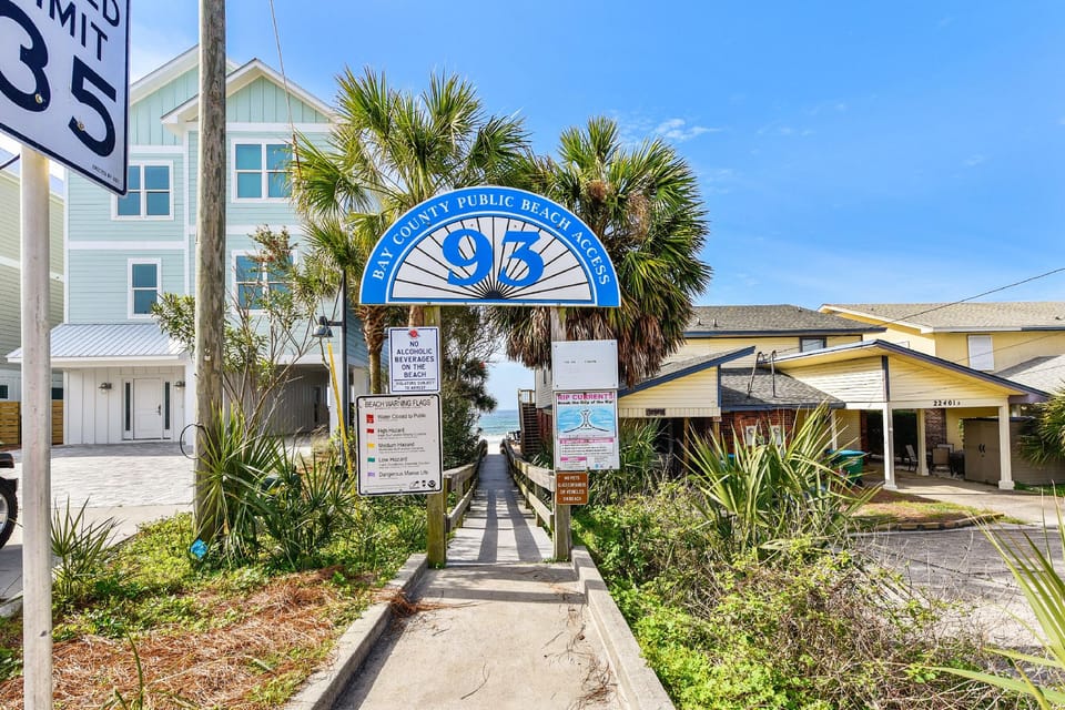 Casa Del Mar by Book That Condo Hotel in Sunnyside