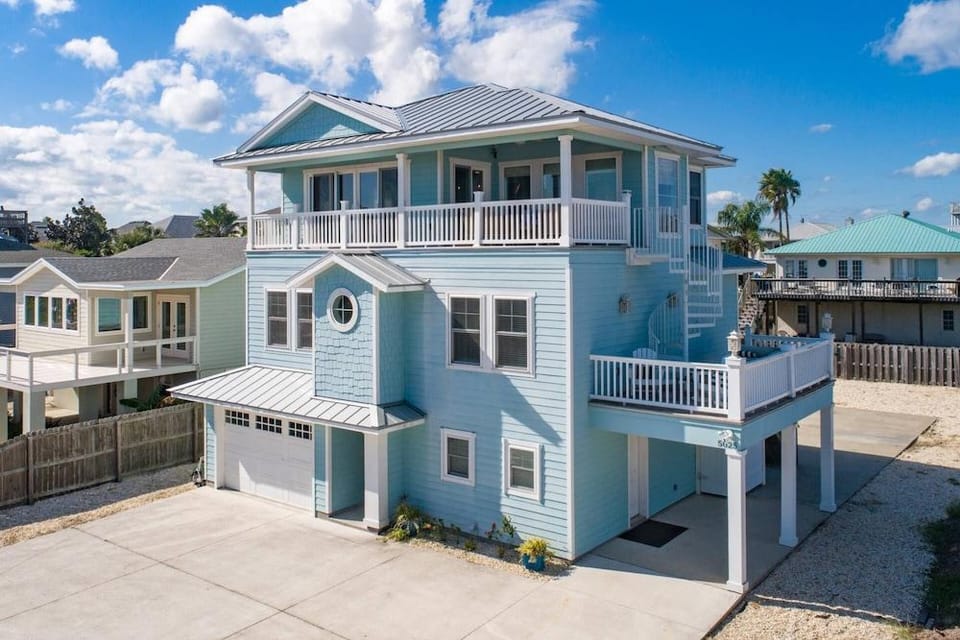 Atlantic Vista Beach House Hotel in Butler Beach