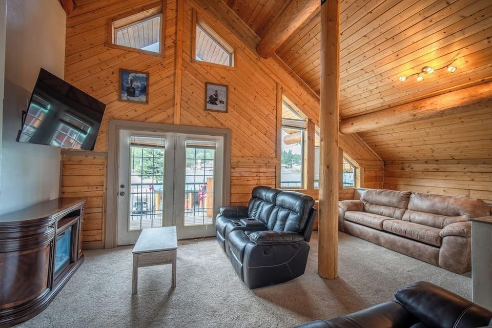 Alpine Lodge and RV Hotel in Cascade