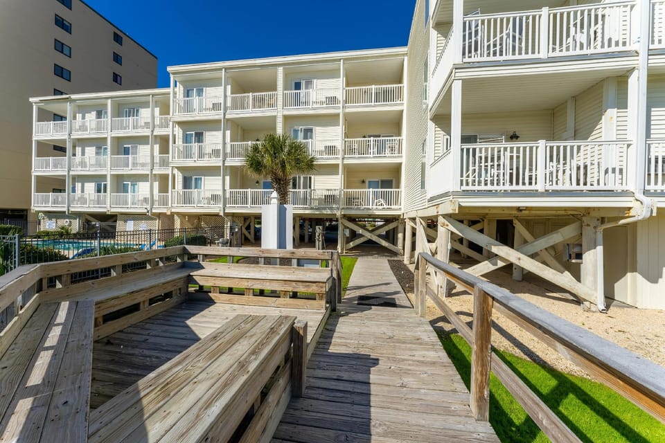 Ocean Pier Beach-view Condos Hotel in North Myrtle Beach