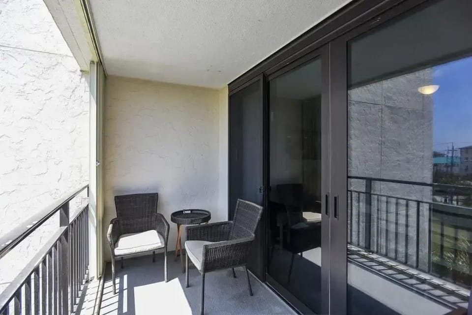 Coastal Tides at Enclave 403a Hotel in Destin
