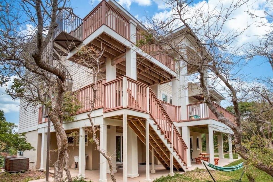 Tuckers Hideaway at Seagate Hotel in Vilano Beach