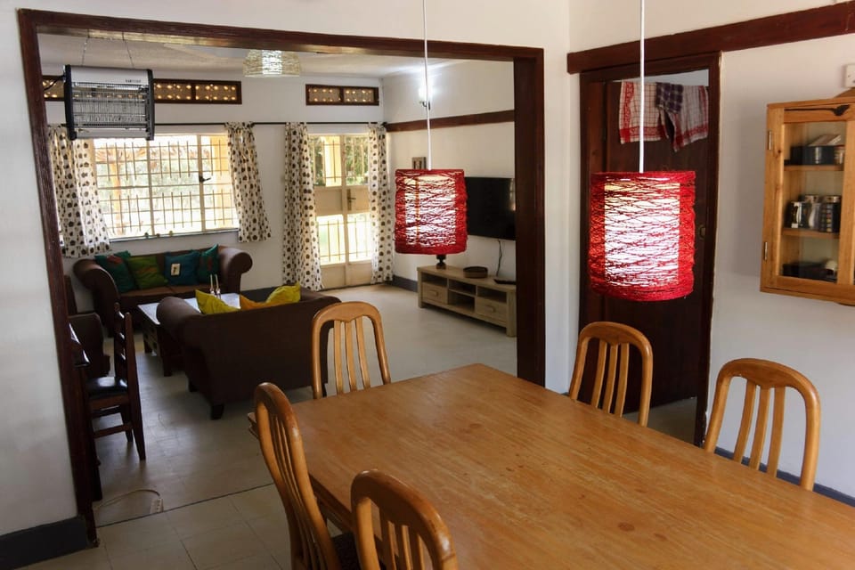 Banda Lodge Hotel in Uganda