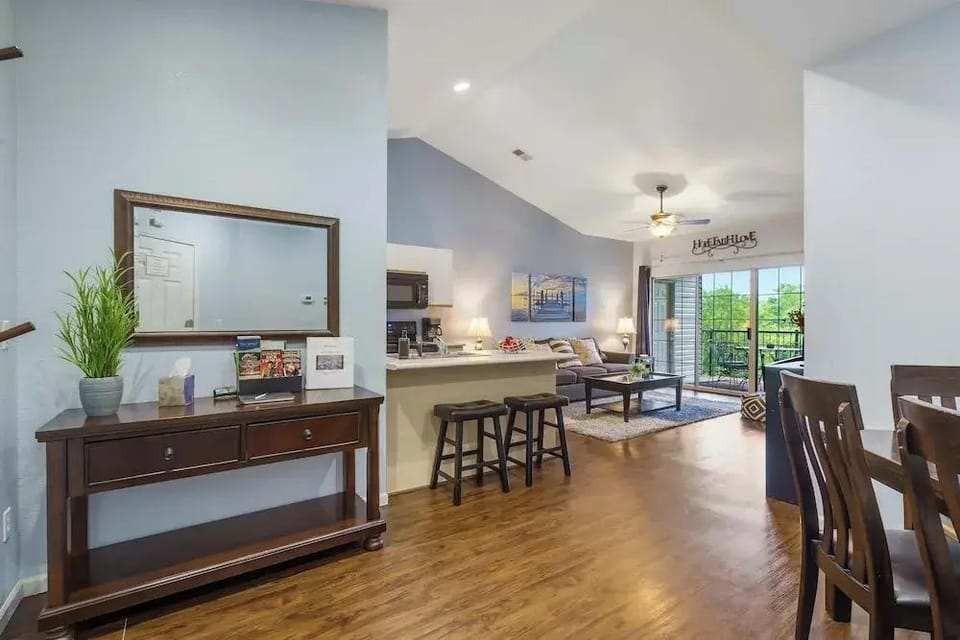 Holiday Ridge Retreat Duo - Holiday Hills Branson - Golf Resort - Outdoor Pools Hotel in Missouri