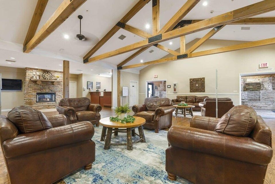 Holiday Ridge Retreat Duo - Holiday Hills Branson - Golf Resort - Outdoor Pools Hotel in Missouri