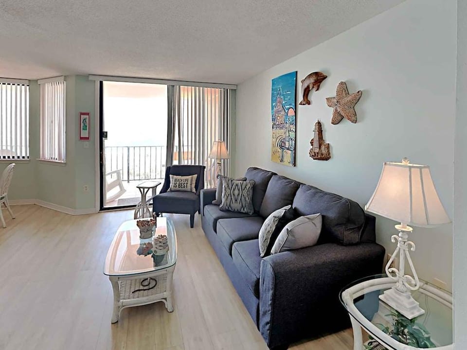 Gulf Winds by Southern Vacation Rentals Hotel in Pensacola Beach