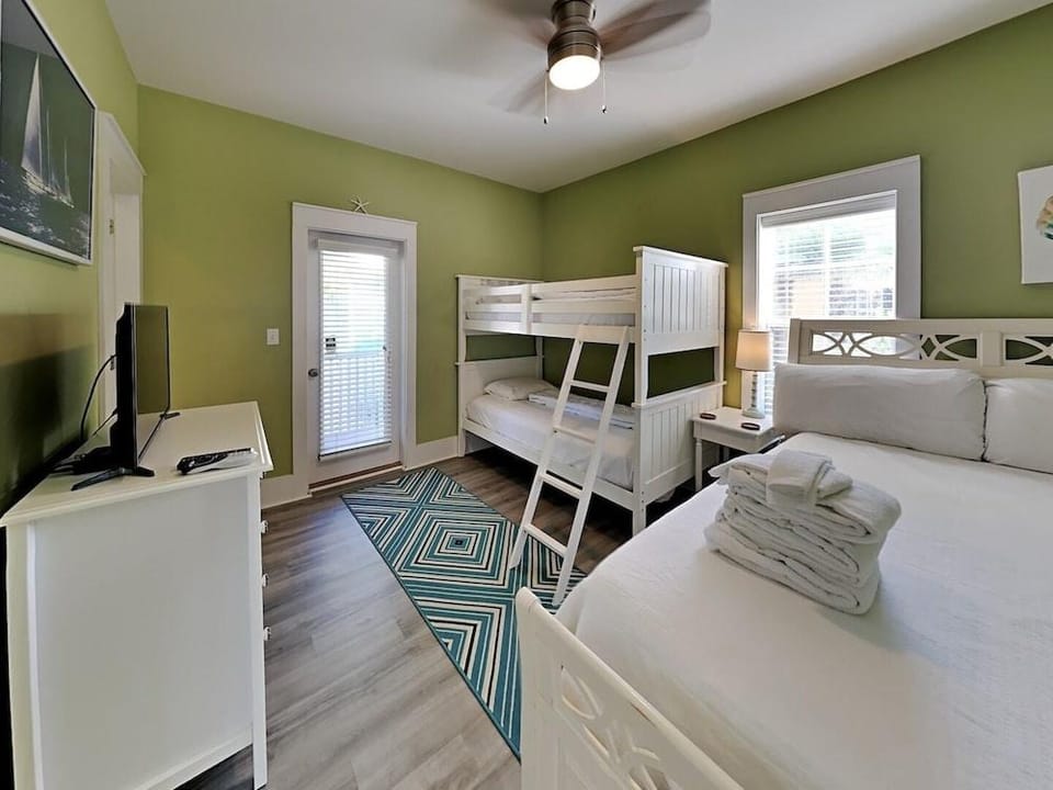 Bungalows at Seagrove by Southern Vacation Rentals Hotel in South Walton County