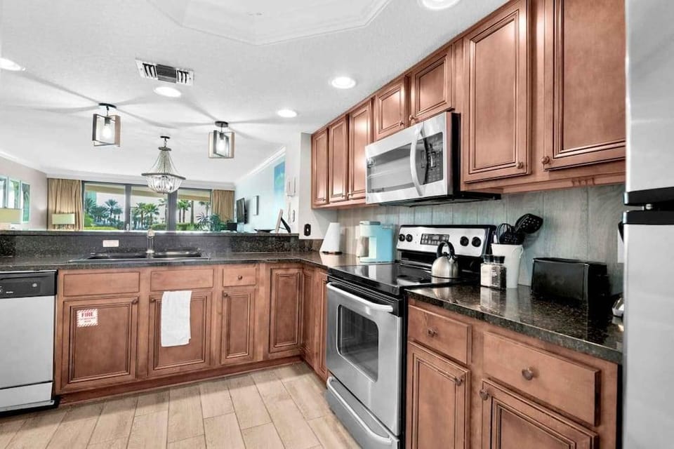 Edgewater by Southern Vacation Rentals Hotel in Miramar Beach