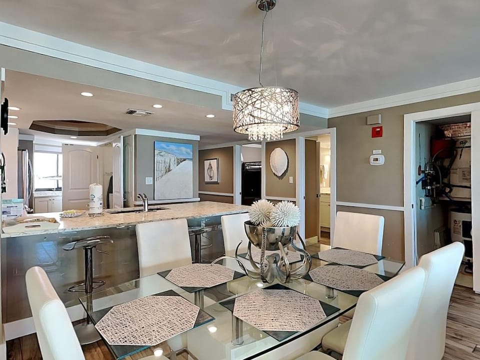 Edgewater by Southern Vacation Rentals Hotel in Miramar Beach