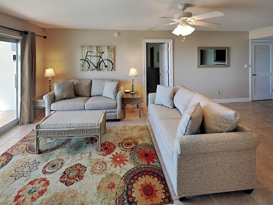 Regency Towers by Southern Vacation Rentals Hotel in Pensacola Beach