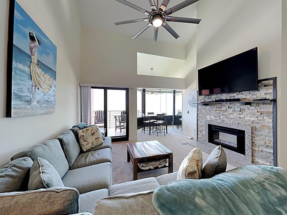 Palm Beach Club by Southern Vacation Rentals Hotel in Pensacola Beach