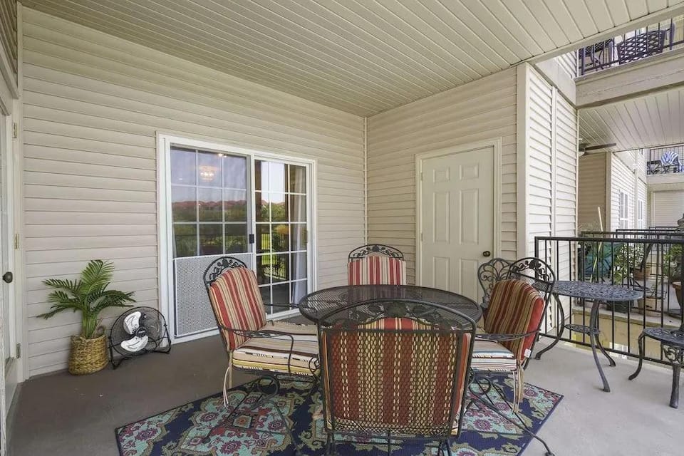 The Branson Experience - Balcony w/ Golf Views Hotel in Branson