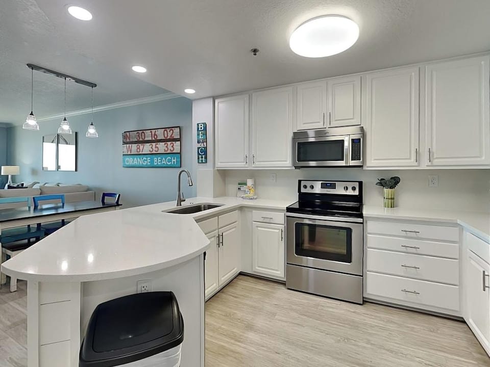 The Enclave by Southern Vacation Rentals Hotel in Orange Beach