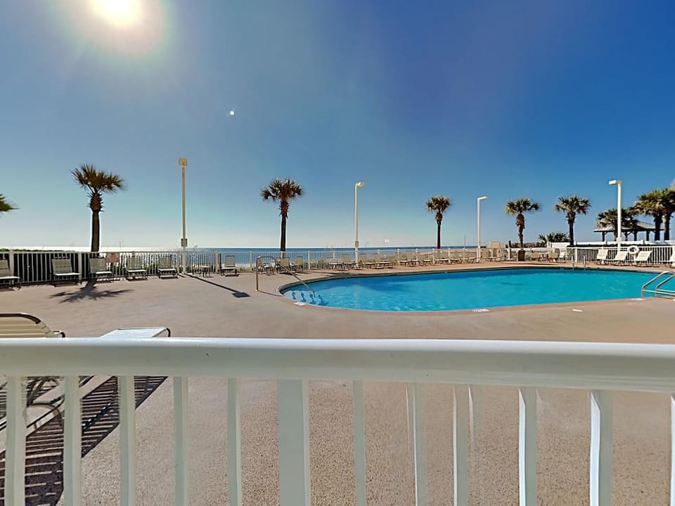 Tradewinds by Southern Vacation Rentals Hotel in Orange Beach