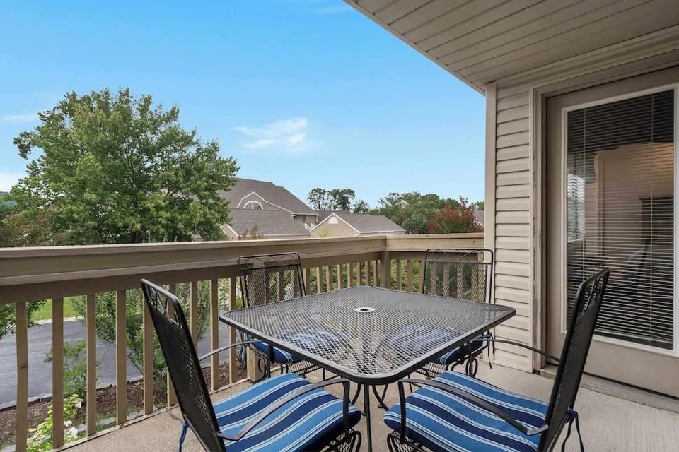 Nantucket at the Pointe - Adventure & Relaxation! Hotel in Branson
