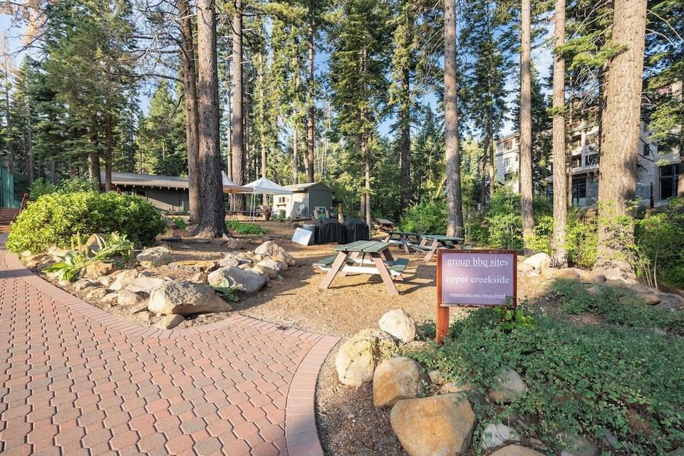 Sockeye by Avantstay Modern 2 BR Condo w/ Access to Northstar Resort Community Hotel in Northstar Drive