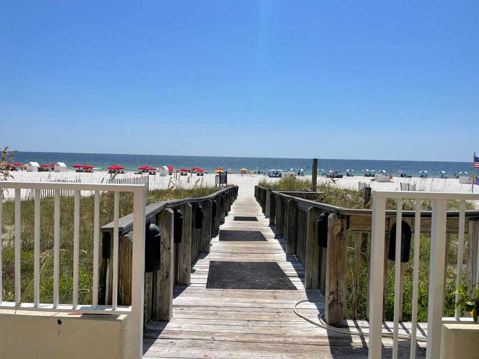 Shoalwater 804 Hotel in Orange Beach