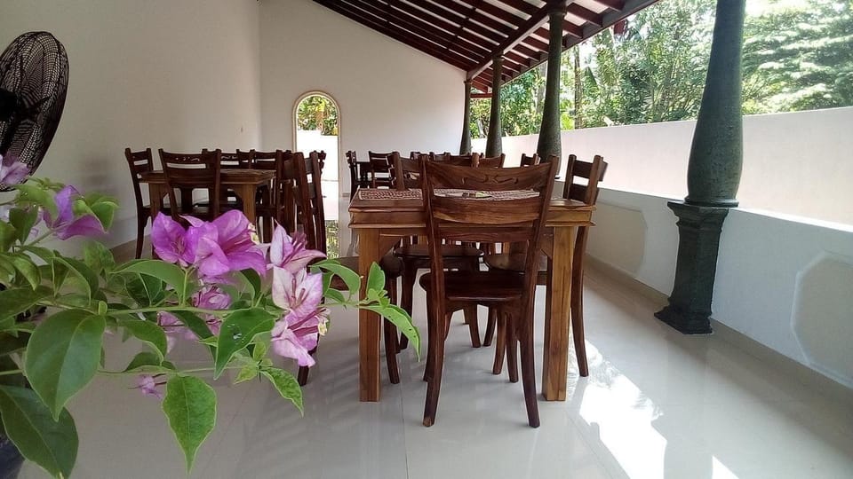 Turtle paradise villa & restaurant Hotel in Southern Province