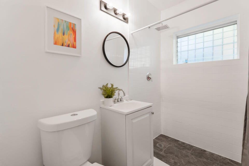 Fabulous Studio 15 min from The Beach Hotel in Miami