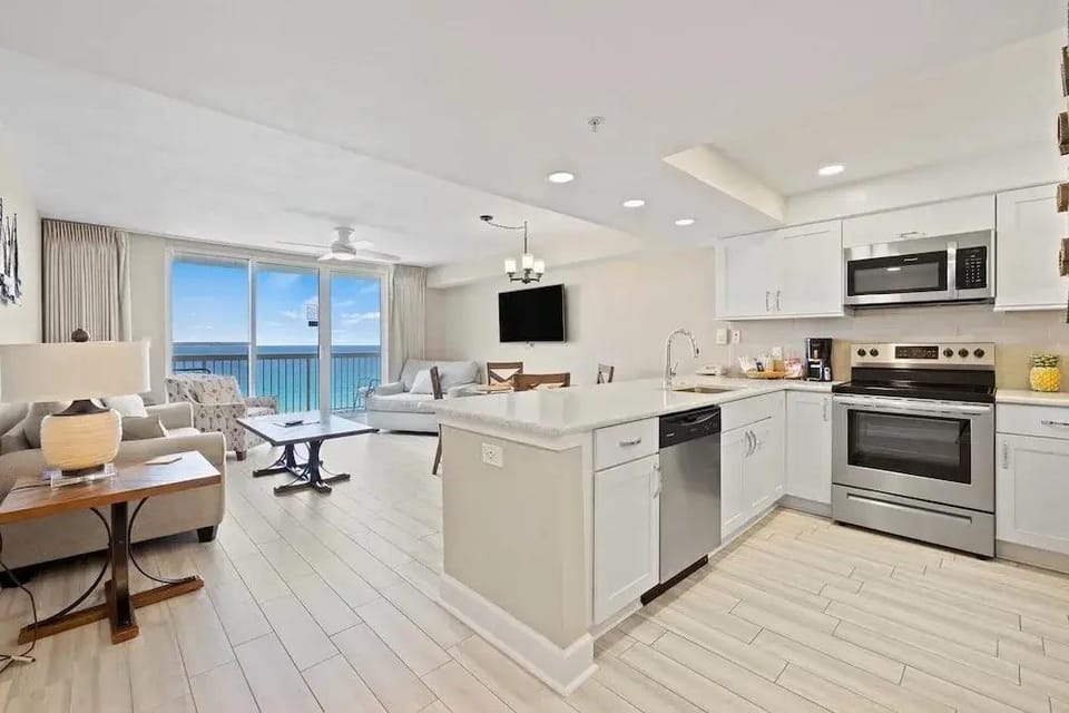Pelican Beach 1108 1 Bedroom Condo by Pelican Beach Management Hotel in Destin