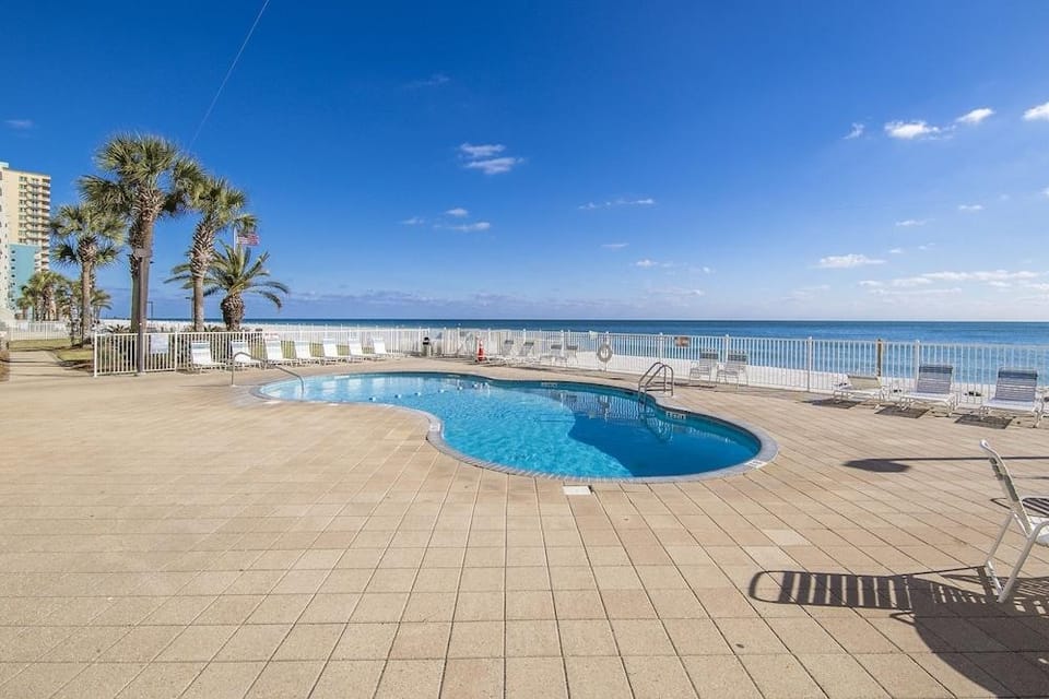 Surfside Shores 1501 Hotel in West Beach