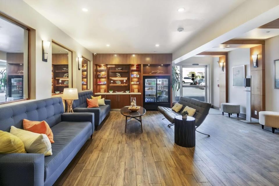 Solarena Hotel in Costa Mesa