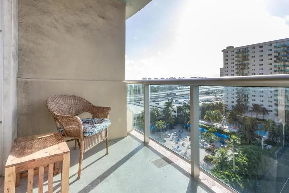 Luxury Miami Beach Condos Hotel in Sunny Isles Beach