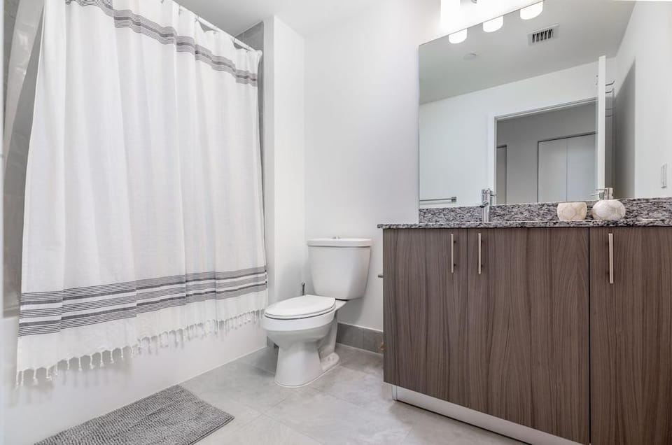Modern Studio in Downtown Doral Hotel in Doral